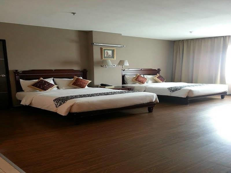 Penview Hotel Kuching Kültér fotó